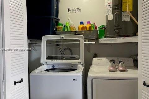 House in Miami Gardens, Florida 2 bedrooms, 103.12 sq.m. № 1982868 - photo 29