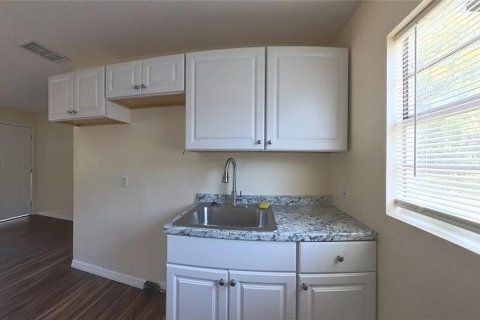 House in Maitland, Florida 2 bedrooms, 48.31 sq.m. № 1737043 - photo 9