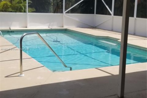 House in Port St. Lucie, Florida 3 bedrooms, 141.68 sq.m. № 1958264 - photo 8