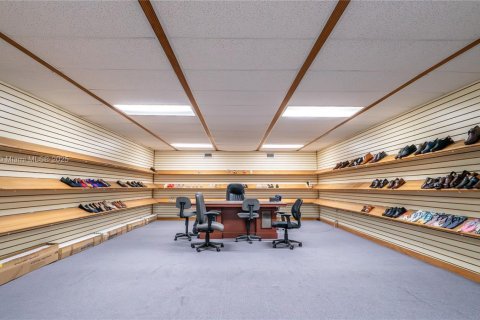 Propiedad comercial en venta en Miami, Florida № 1983369 - foto 15