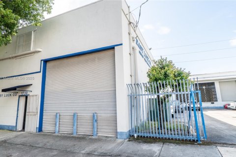 Propiedad comercial en venta en Miami, Florida № 1983369 - foto 3