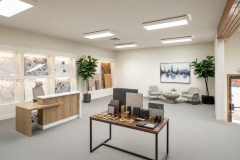 Propiedad comercial en venta en Miami, Florida № 1983369 - foto 9