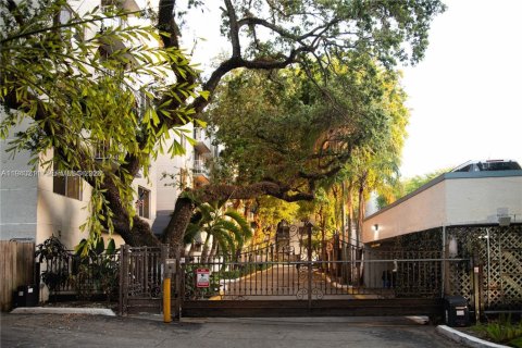 Copropriété à vendre à Miami, Floride: 2 chambres, 92.9 m2 № 1997161 - photo 25