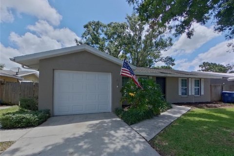 Casa en alquiler en Pinellas Park, Florida, 2 dormitorios, 100.89 m2 № 1866216 - foto 1