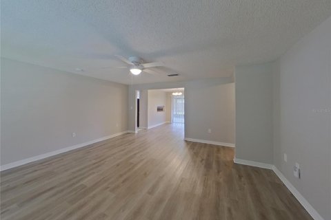 Casa en alquiler en Pinellas Park, Florida, 2 dormitorios, 100.89 m2 № 1866216 - foto 3