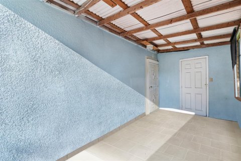 House in Tampa, Florida 2 bedrooms, 93.65 sq.m. № 1876677 - photo 22