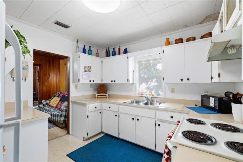 House in Tampa, Florida 2 bedrooms, 93.65 sq.m. № 1876677 - photo 10