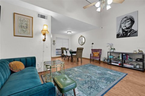 Condo in Gainesville, Florida, 2 bedrooms  № 1592861 - photo 4