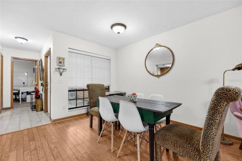 Condo in Gainesville, Florida, 2 bedrooms  № 1592861 - photo 8