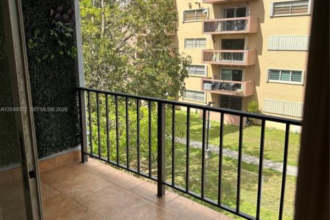 Appartement à louer à Miami, Floride: 2 chambres, 71.07 m2 № 2248688 - photo 15