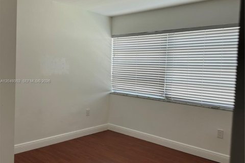 Appartement à louer à Miami, Floride: 2 chambres, 71.07 m2 № 2248688 - photo 14