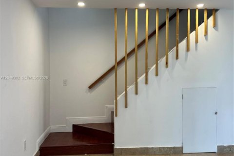 Appartement à louer à Miami, Floride: 2 chambres, 71.07 m2 № 2248688 - photo 7