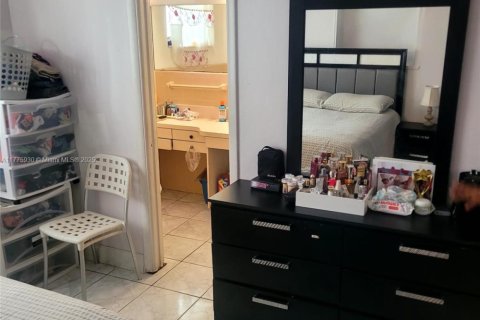 Villa ou maison à vendre à North Miami, Floride: 5 chambres, 213.68 m2 № 1957461 - photo 6