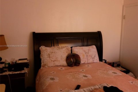 Villa ou maison à vendre à North Miami, Floride: 5 chambres, 213.68 m2 № 1957461 - photo 12