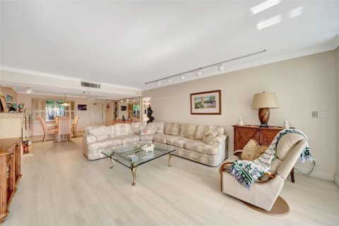 Купить кондоминиум в Помпано-Бич, Флорида 3 спальни, 139.35м2, № 1954012 - фото 19