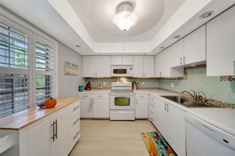 Купить кондоминиум в Помпано-Бич, Флорида 3 спальни, 139.35м2, № 1954012 - фото 7