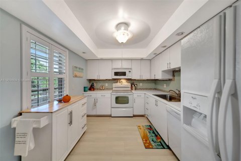 Купить кондоминиум в Помпано-Бич, Флорида 3 спальни, 139.35м2, № 1954012 - фото 9