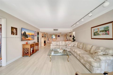 Купить кондоминиум в Помпано-Бич, Флорида 3 спальни, 139.35м2, № 1954012 - фото 18