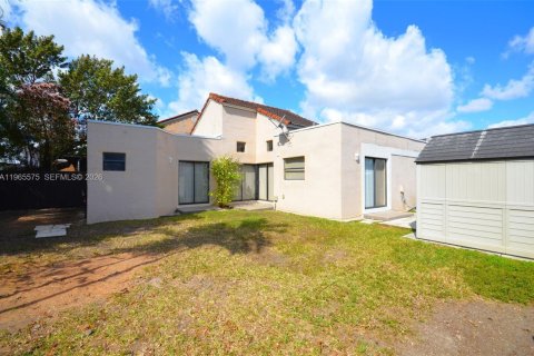 Villa ou maison à louer à Miami, Floride: 3 chambres, 121.14 m2 № 2027149 - photo 22