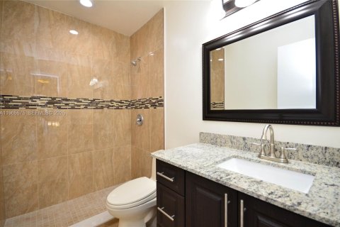 Villa ou maison à louer à Miami, Floride: 3 chambres, 121.14 m2 № 2027149 - photo 6