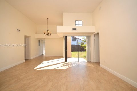 Villa ou maison à louer à Miami, Floride: 3 chambres, 121.14 m2 № 2027149 - photo 7