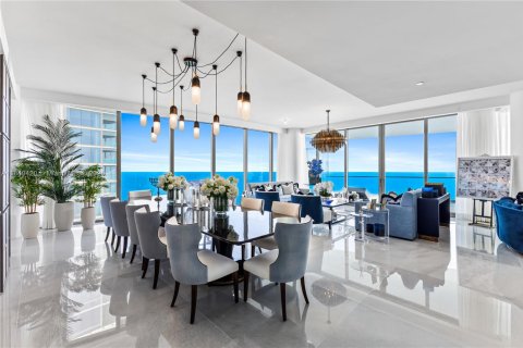 Copropriété à louer à Sunny Isles Beach, Floride: 6 chambres, 710.89 m2 № 1830187 - photo 1