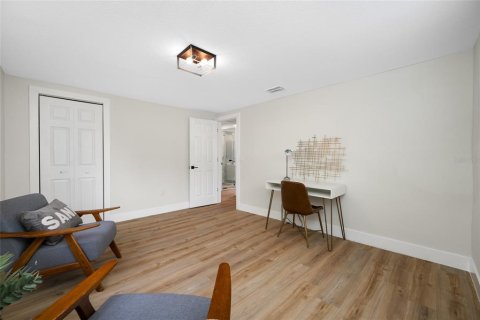 House in Saint Petersburg, Florida 3 bedrooms, 102.56 sq.m. № 2314931 - photo 21