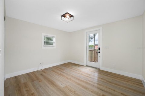 House in Saint Petersburg, Florida 3 bedrooms, 102.56 sq.m. № 2314931 - photo 26