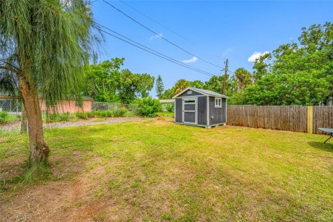 House in Saint Petersburg, Florida 3 bedrooms, 102.56 sq.m. № 2314931 - photo 30