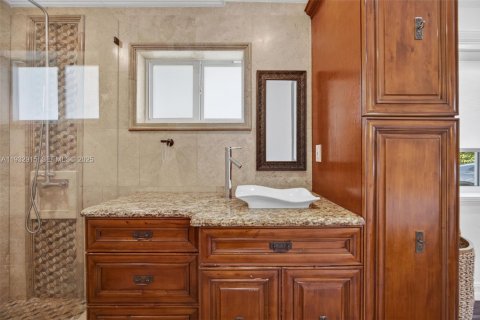 House in Miami, Florida 3 bedrooms, 126.35 sq.m. № 1992611 - photo 27