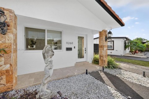 House in Miami, Florida 3 bedrooms, 126.35 sq.m. № 1992611 - photo 4