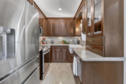 House in Miami, Florida 3 bedrooms, 126.35 sq.m. № 1992611 - photo 11