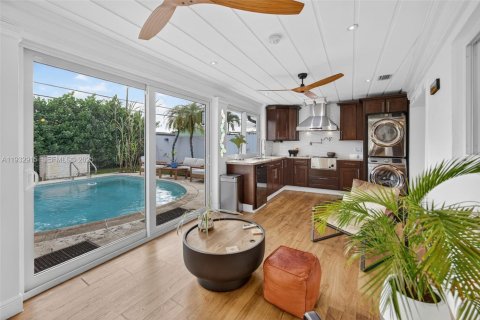 House in Miami, Florida 3 bedrooms, 126.35 sq.m. № 1992611 - photo 19