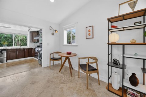 House in Miami, Florida 3 bedrooms, 126.35 sq.m. № 1992611 - photo 10