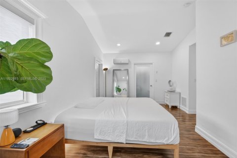 House in Miami, Florida 3 bedrooms, 126.35 sq.m. № 1992611 - photo 23