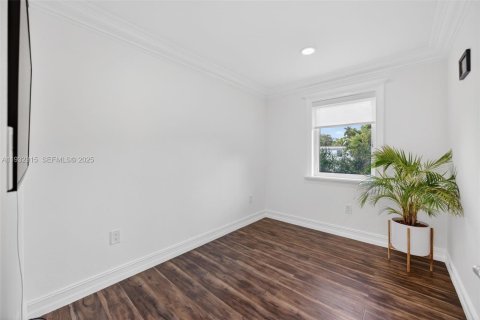 House in Miami, Florida 3 bedrooms, 126.35 sq.m. № 1992611 - photo 28