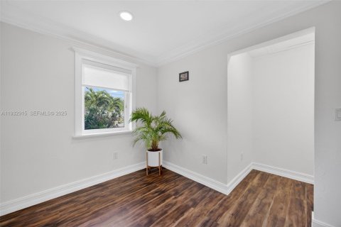 House in Miami, Florida 3 bedrooms, 126.35 sq.m. № 1992611 - photo 29