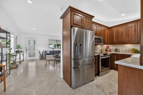 House in Miami, Florida 3 bedrooms, 126.35 sq.m. № 1992611 - photo 14