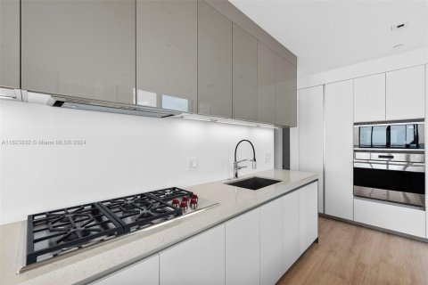 Condo in Miami, Florida, 4 bedrooms  № 1270621 - photo 5