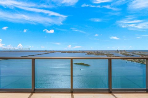 Condo in Miami, Florida, 4 bedrooms  № 1270621 - photo 7
