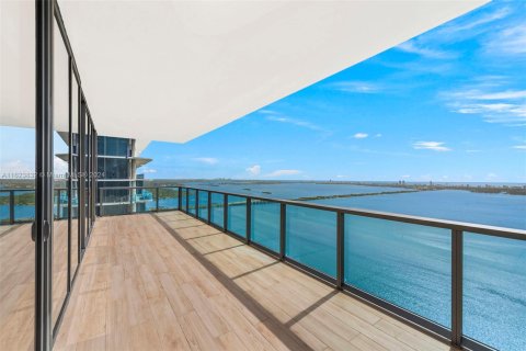 Condo in Miami, Florida, 4 bedrooms  № 1270621 - photo 8