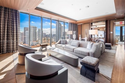 Condo in Miami, Florida, 4 bedrooms  № 1270621 - photo 13
