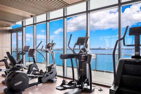 Condo in Miami, Florida, 4 bedrooms  № 1270621 - photo 15