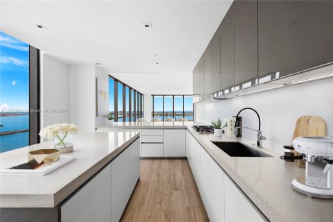 Condo in Miami, Florida, 4 bedrooms  № 1270621 - photo 4