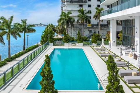 Condo in Miami, Florida, 4 bedrooms  № 1270621 - photo 17