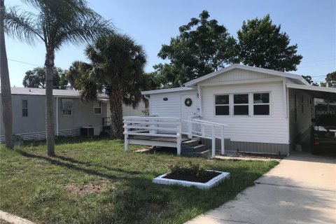 House in Port Richey, Florida 3 bedrooms, 81.75 sq.m. № 2393923 - photo 5
