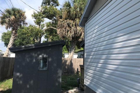 House in Port Richey, Florida 3 bedrooms, 81.75 sq.m. № 2393923 - photo 4