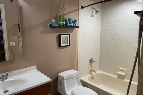 House in Odessa, Florida 4 bedrooms, 371.33 sq.m. № 1838817 - photo 28