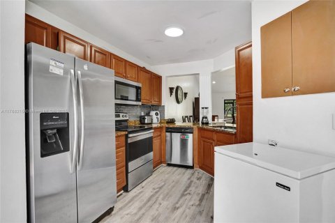 House in Royal Palm Beach, Florida 3 bedrooms, 139.82 sq.m. № 1817017 - photo 10