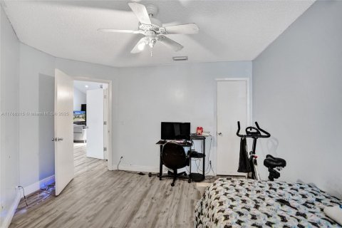 House in Royal Palm Beach, Florida 3 bedrooms, 139.82 sq.m. № 1817017 - photo 13